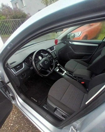Skoda Octavia cena 41900 przebieg: 183000, rok produkcji 2016 z Brzeg Dolny małe 137